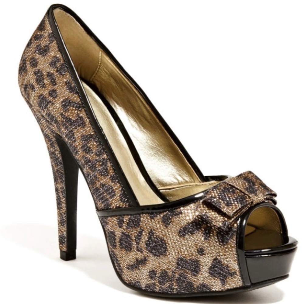 NWOT GUESS Huette Cheetah Glitter Peep Toe High Heels Size 5.5